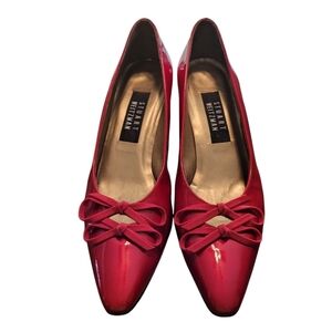 Stuart Weitzman red patent leather kitten heels - 8N.        J75